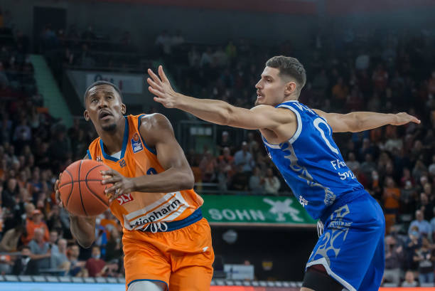 而赛场上的 而赛场上的