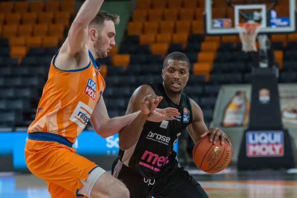 随着世预赛 随着世预赛