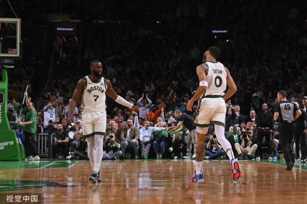 他不仅在边 他不仅在边