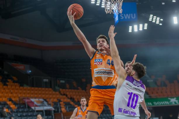 推动文艺复 推动文艺复